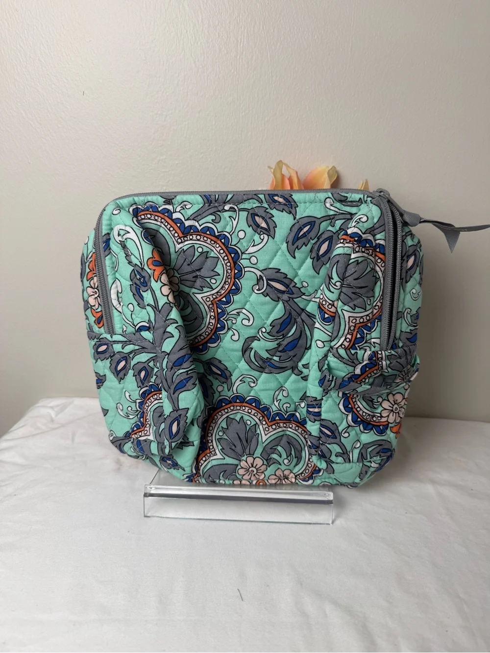 NWT Vera Bradley Fan Flowers Large Cosmetic Retired Pattern